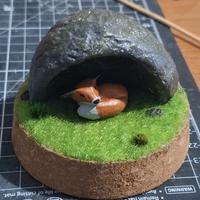 Diorama volpe con grotta