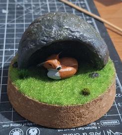 Diorama volpe con grotta