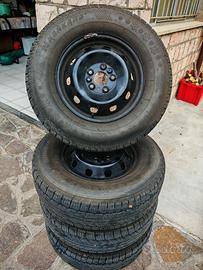 Gomme Camper/Furgone 225/75 R16 C M+S