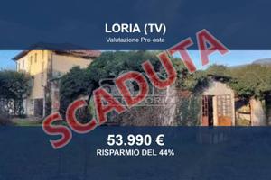 Immobile in asta di 261 m² con più di 5 locali a L