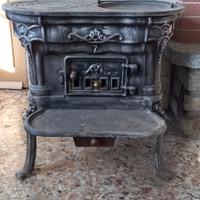 Stufa in ghisa con decori a 4 postazioni di cottur