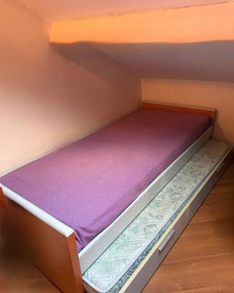 Letti singoli con letto supplementare sotto