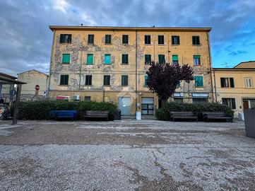 2 LOCALI A PONTEDERA