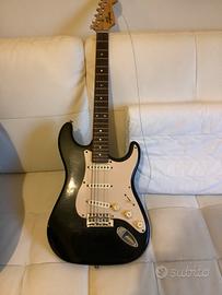 Squier Stratocaster YN6 del 1996 – 100€