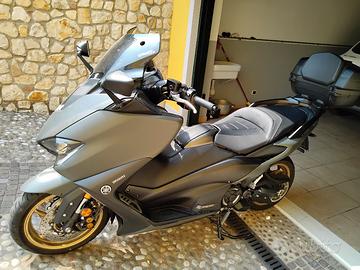 TMAX  560 TEK