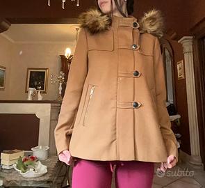 Cappotto corto zara con cappuccio e pelliccia sint
