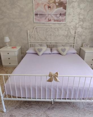 Letto stile shabby
