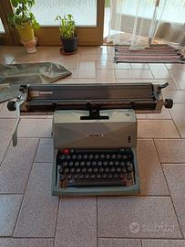 Macchina da scrivere Olivetti 82 Diaspron 