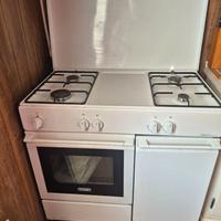 Cucina a gas 4 fuochi con forno