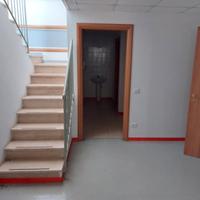 Negozio ampio in due livelli