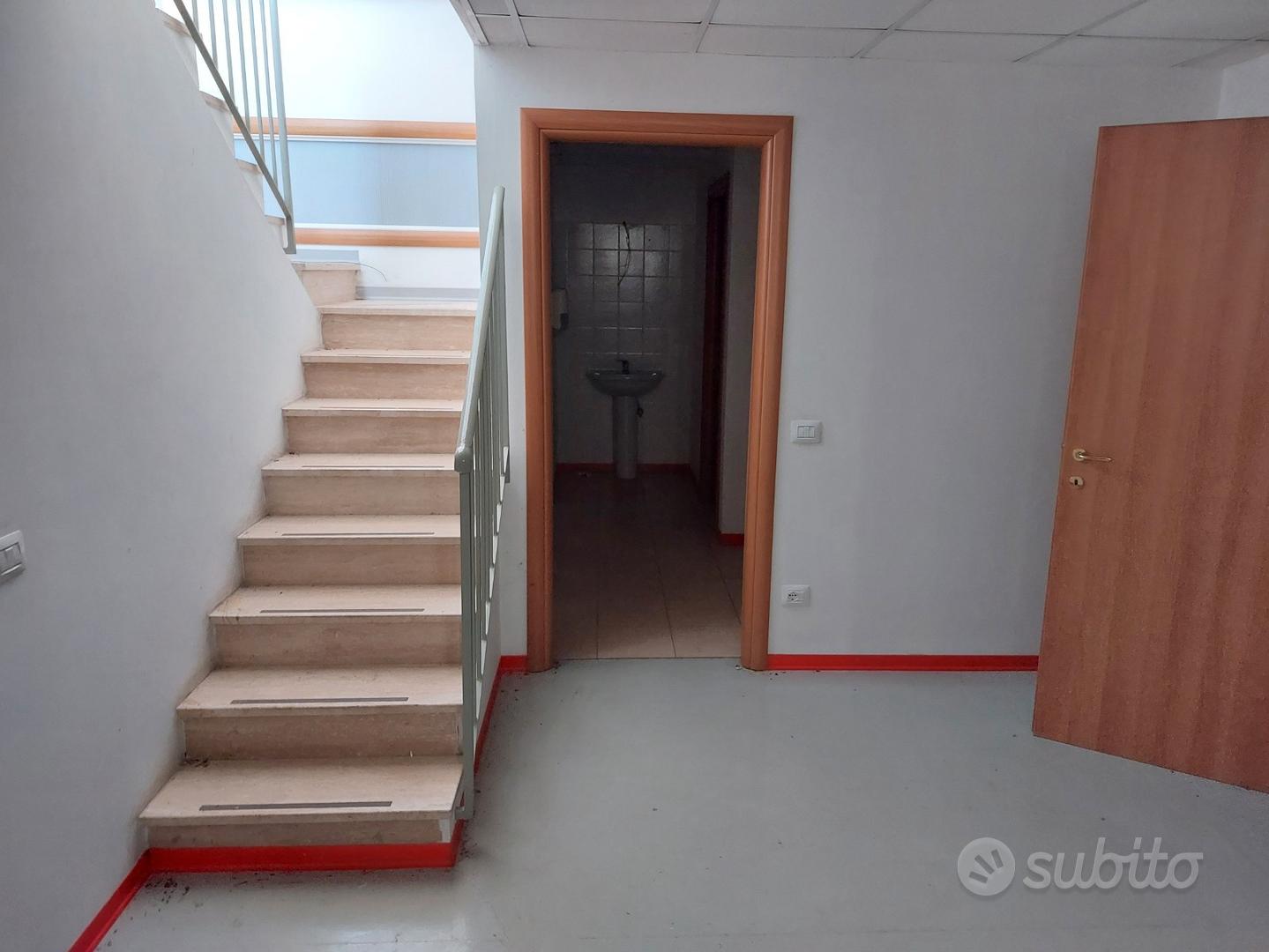 Negozio ampio in due livelli