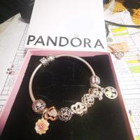 Bracciale pandora con charm