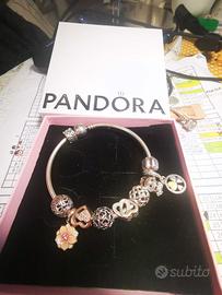 Bracciale pandora con charm