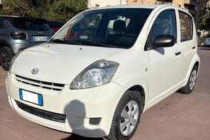 DAIHATSU SIRION 998 KW 51 CLIMATIZZATA
