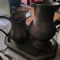 Vassoio e vasi in ottone massiccio