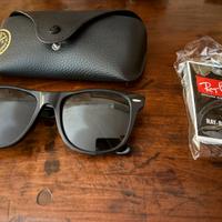 Occhiali da sole Ray-Ban wayfarer polarizzati acqu