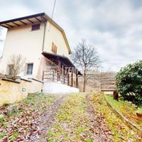 VILLA SU TRE PIANI CON GIARDINO PANORAMICO A MARAN