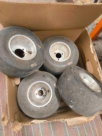 Ruote+gomme Kart 2pz 10x4.6 2pz 11x7.1