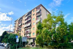2 LOCALI A VENARIA REALE