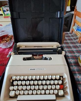 Macchina da scrivere Olivetti Lettera 35