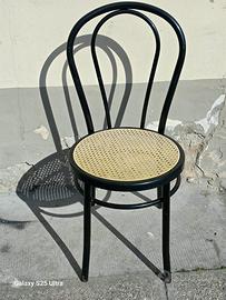 Sedia stile Thonet in Plastica Nera e finta Pagli