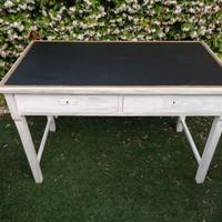 Scrivania con poltroncina