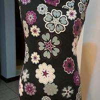 Abito scamiciato nero e fiori e acrilico. Taglia X