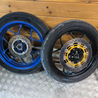 Cerchi Yamaha R3 2023 senza disco anteriore