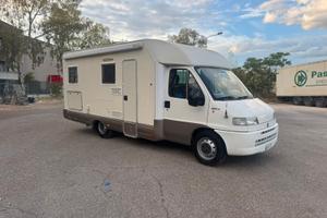 Camper semi integrale Rimor. 