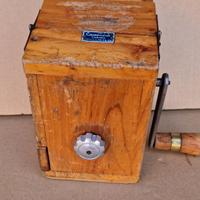 Antica grattugia Cantoni a manovella 1950