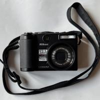 Fotocamera digitale Nikon Coolpix P5100 12.1MP VR