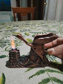 Accendino Vintage a forma di gru. 