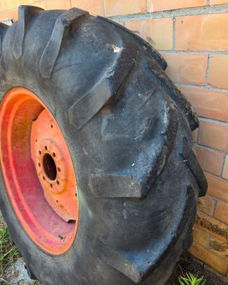 gomma con cerchio deutz  18.4 r 30