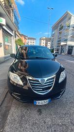 Auto Lancia Y