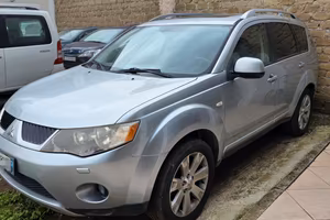 Mitsubishi Outlander 2.2 DI-D 4x4 Instyle 7 posti