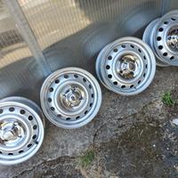 Cerchi e borchie per Alfa Romeo epoca