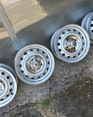 Cerchi e borchie per Alfa Romeo epoca