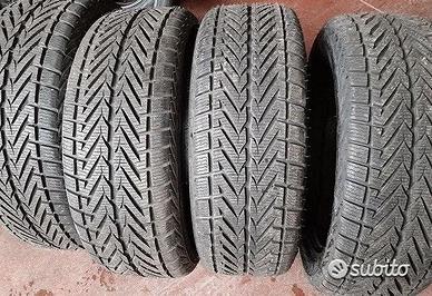 4 gomme usate 235 65 16c kleber