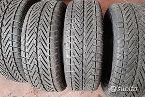 4 gomme usate 235 65 16c kleber