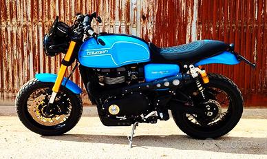 triumph thruxton  1200 R scrambler bonneville