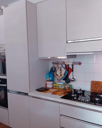 Cucina completa  si elettrodomestici 