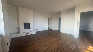 VILLA A SCHIERA A CASTAGNETO PO