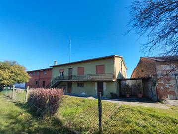 Casa singola con magazzino