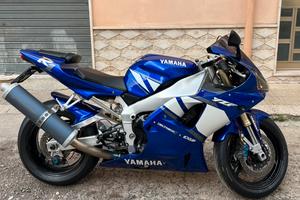 Yamaha YZF R1