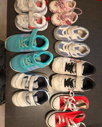 Scarpe ginnastica e stringate