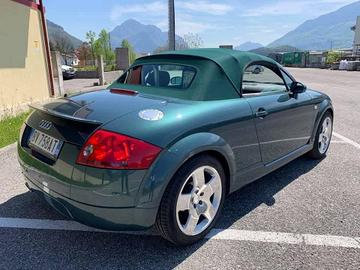 Audi TT Roadster verde interni cuoio