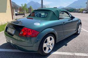 Audi TT Roadster verde interni cuoio