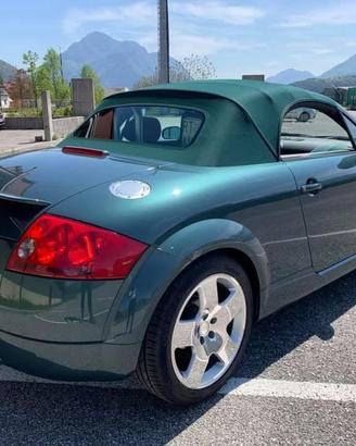 Audi TT Roadster verde interni cuoio