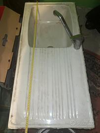 Lavabo in ceramica