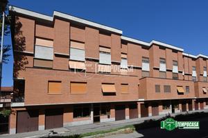 5 LOCALI IN VIA CESARE PAVESE